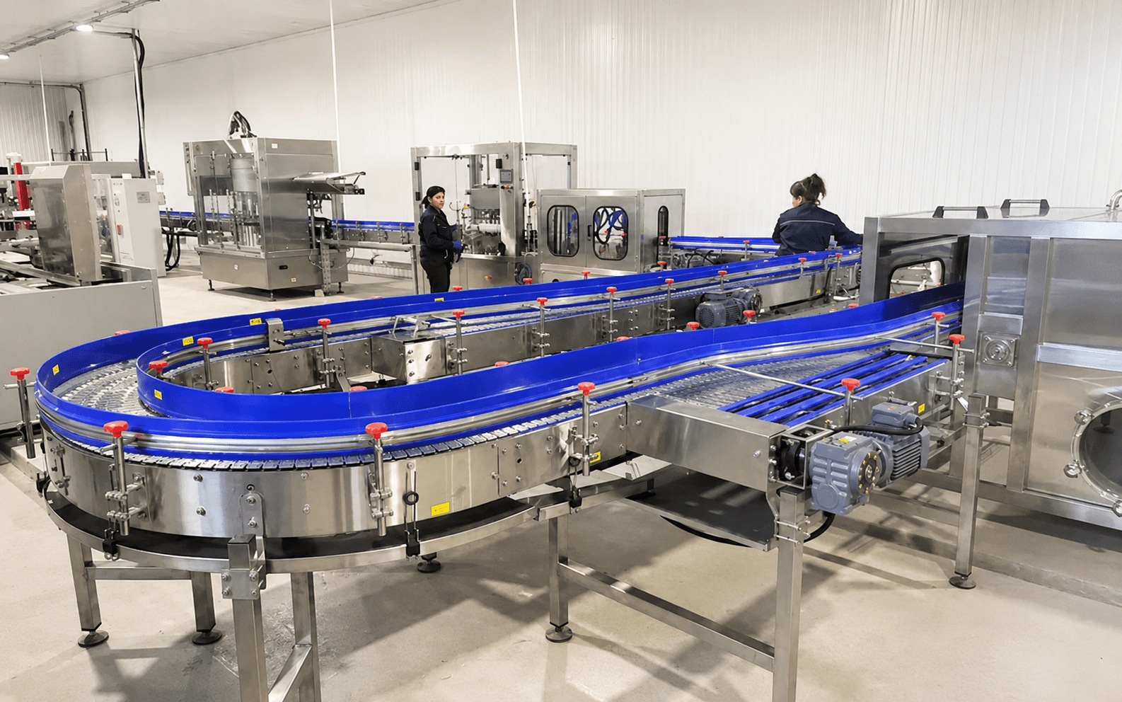 High-speed industrial bottling line